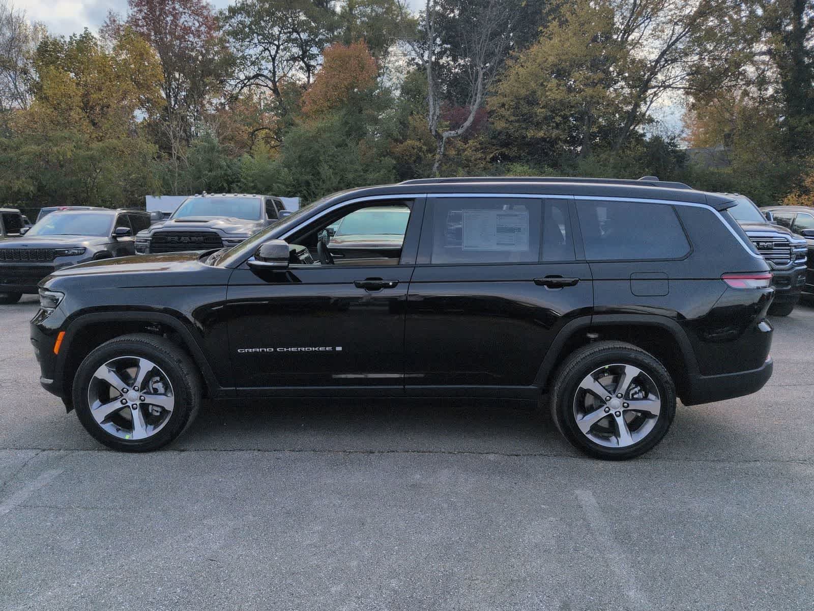 2025 Jeep Grand Cherokee GRAND CHEROKEE L LIMITED 4X4