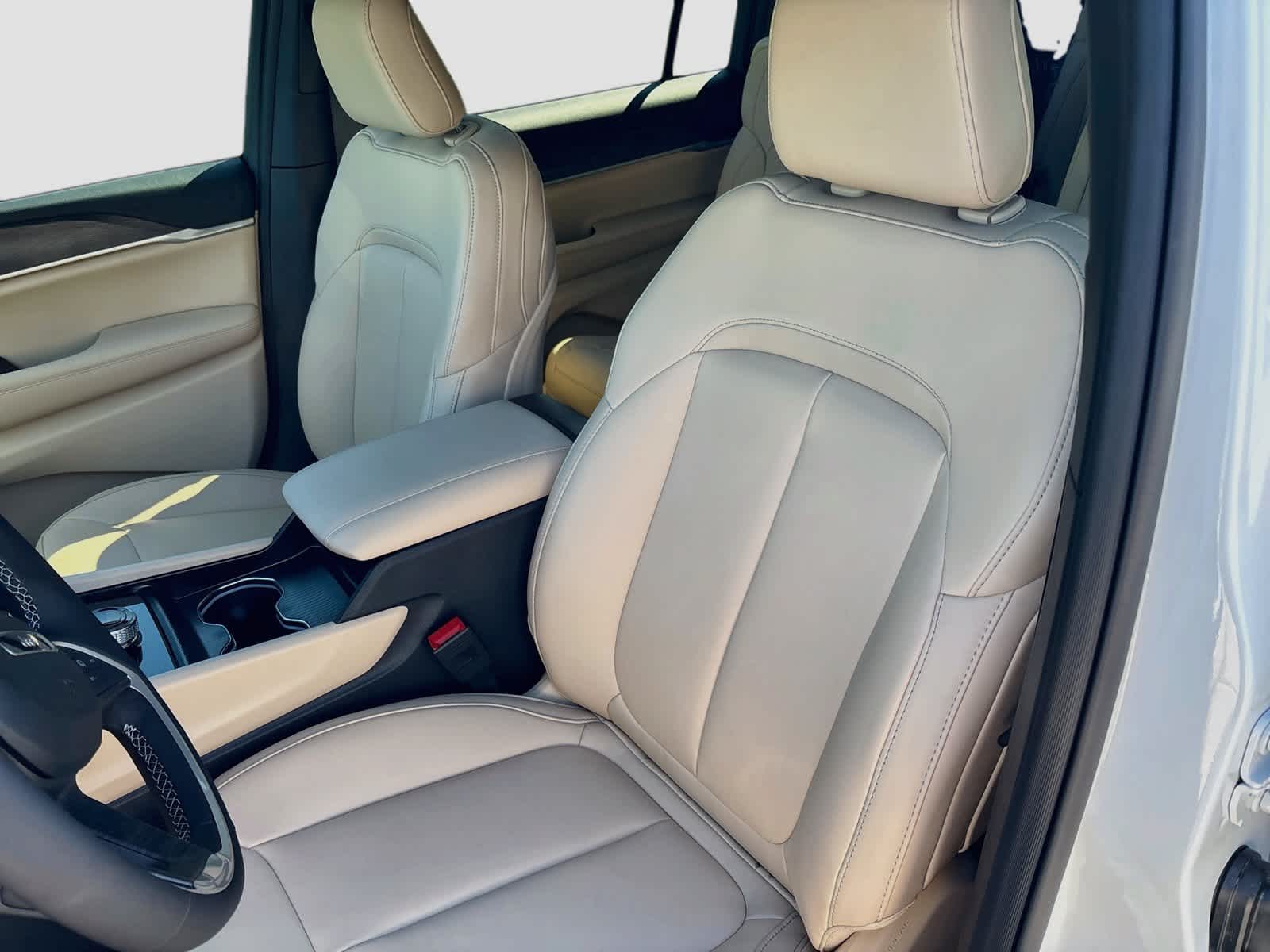 2027 Jeep Grand Cherokee GRAND CHEROKEE L LIMITED 4X4