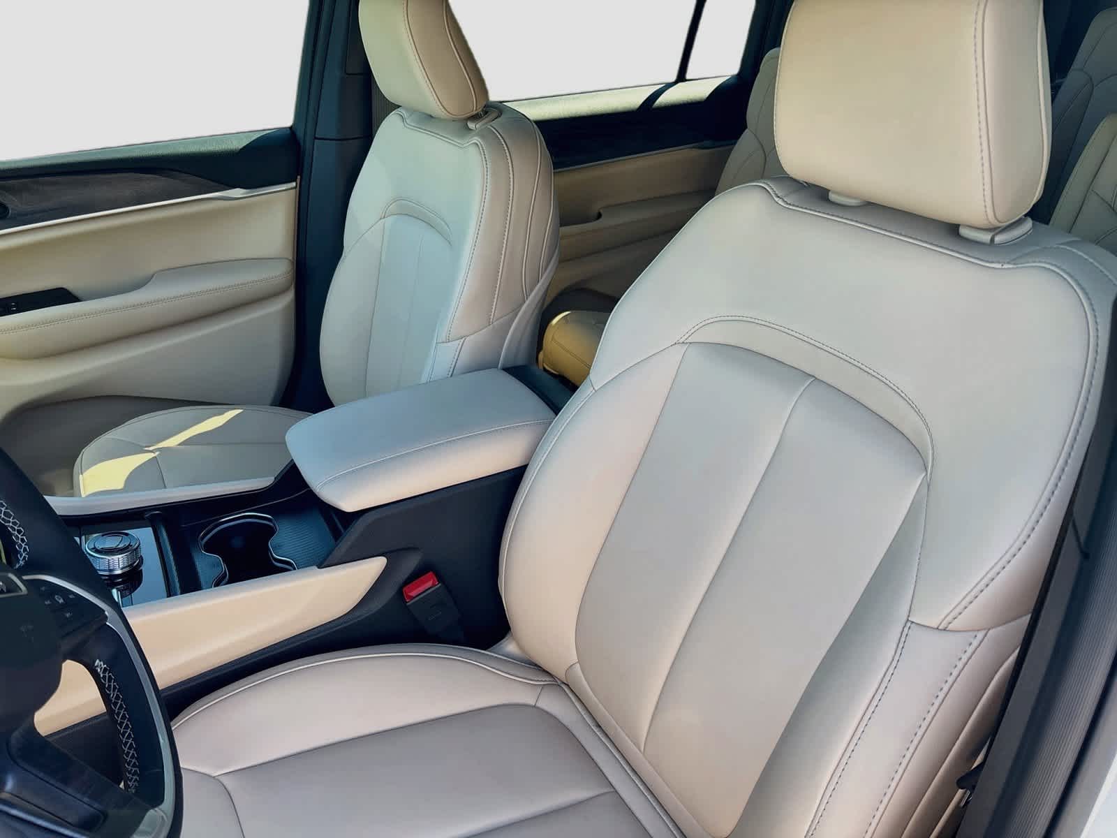 2027 Jeep Grand Cherokee GRAND CHEROKEE L LIMITED 4X4