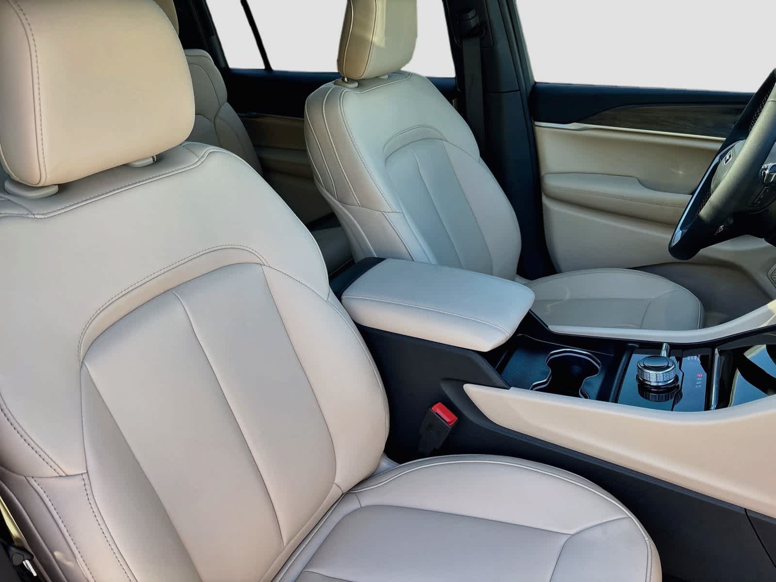 2027 Jeep Grand Cherokee GRAND CHEROKEE L LIMITED 4X4