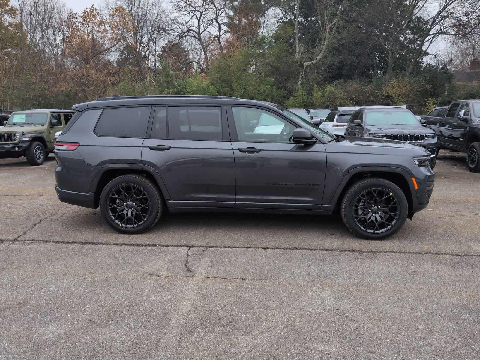 2025 Jeep Grand Cherokee GRAND CHEROKEE L SUMMIT 4X4