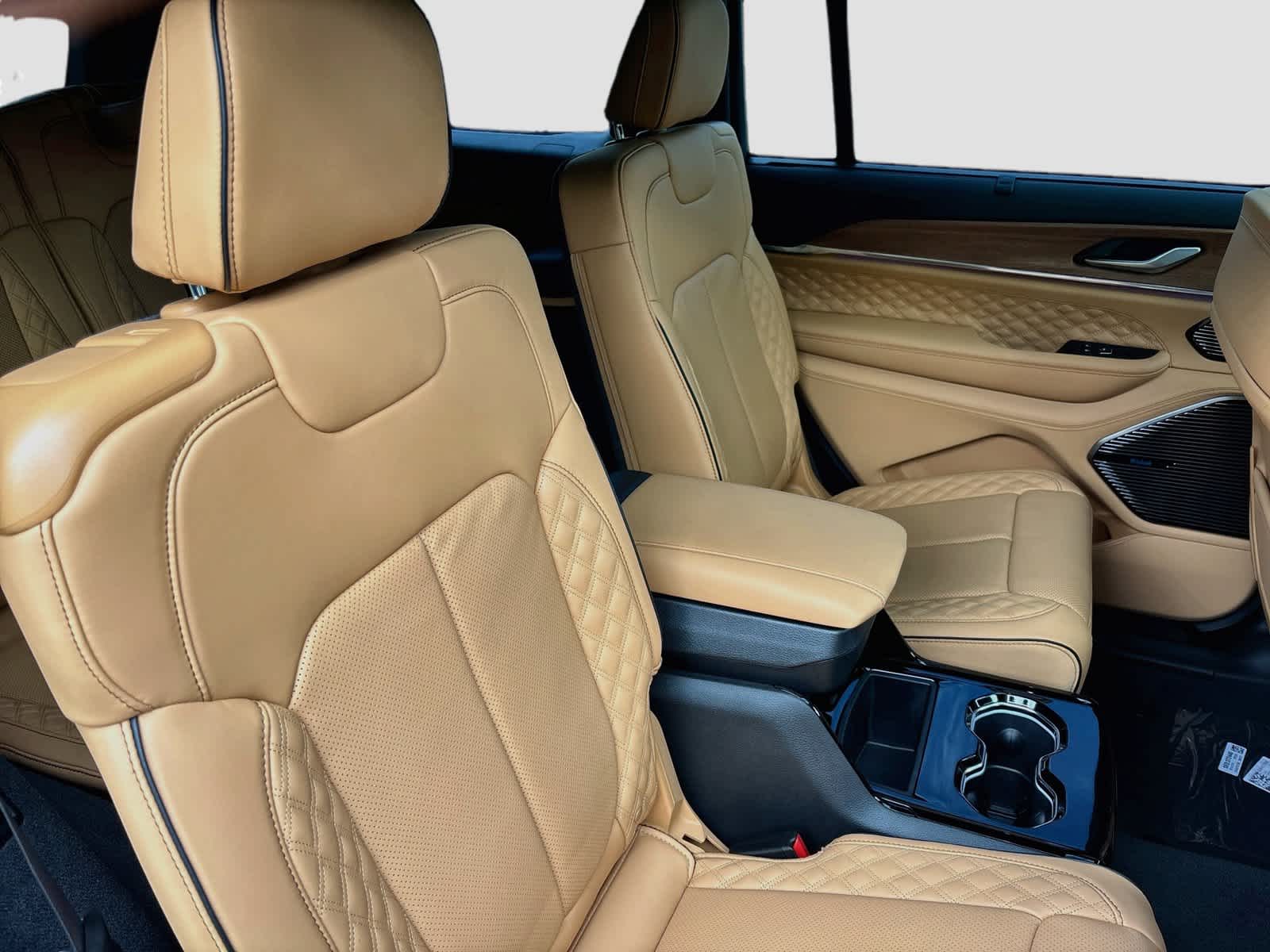 2027 Jeep Grand Cherokee GRAND CHEROKEE L SUMMIT 4X4