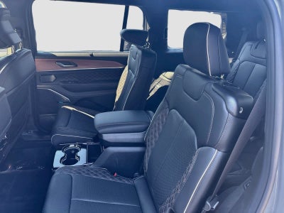 2027 Jeep Grand Cherokee GRAND CHEROKEE L SUMMIT 4X4