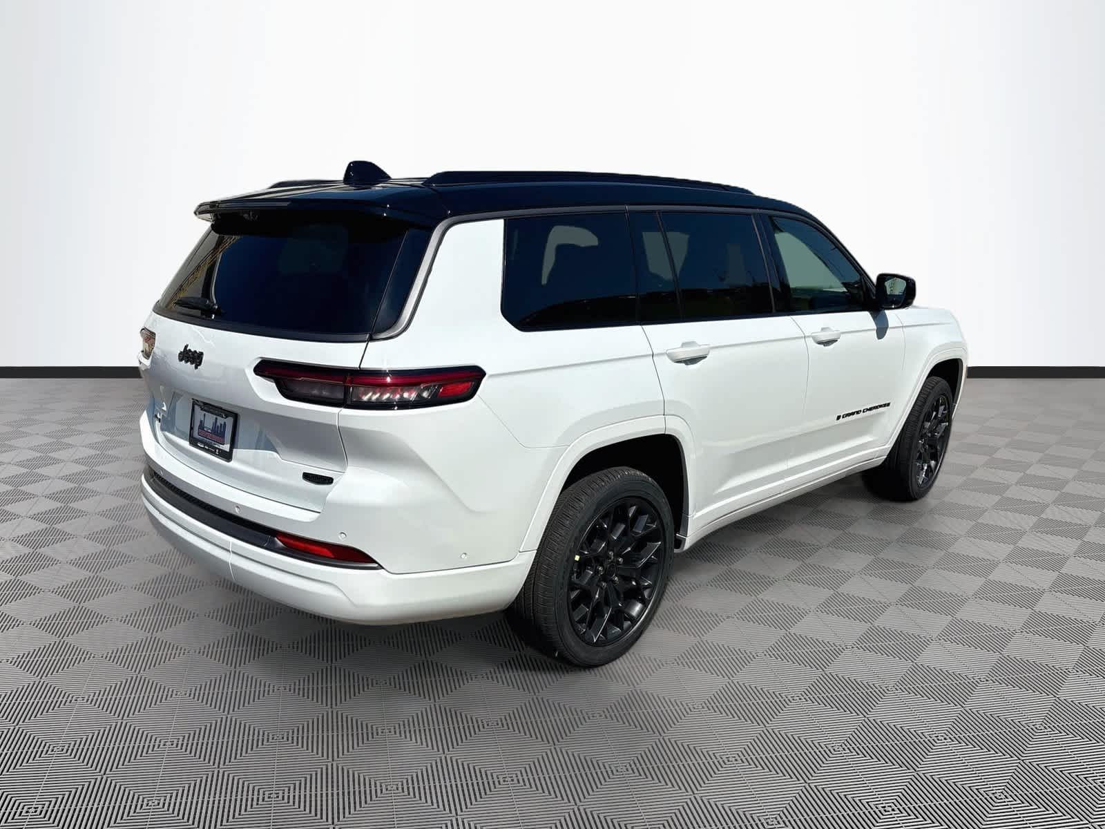 2027 Jeep Grand Cherokee GRAND CHEROKEE L SUMMIT 4X4
