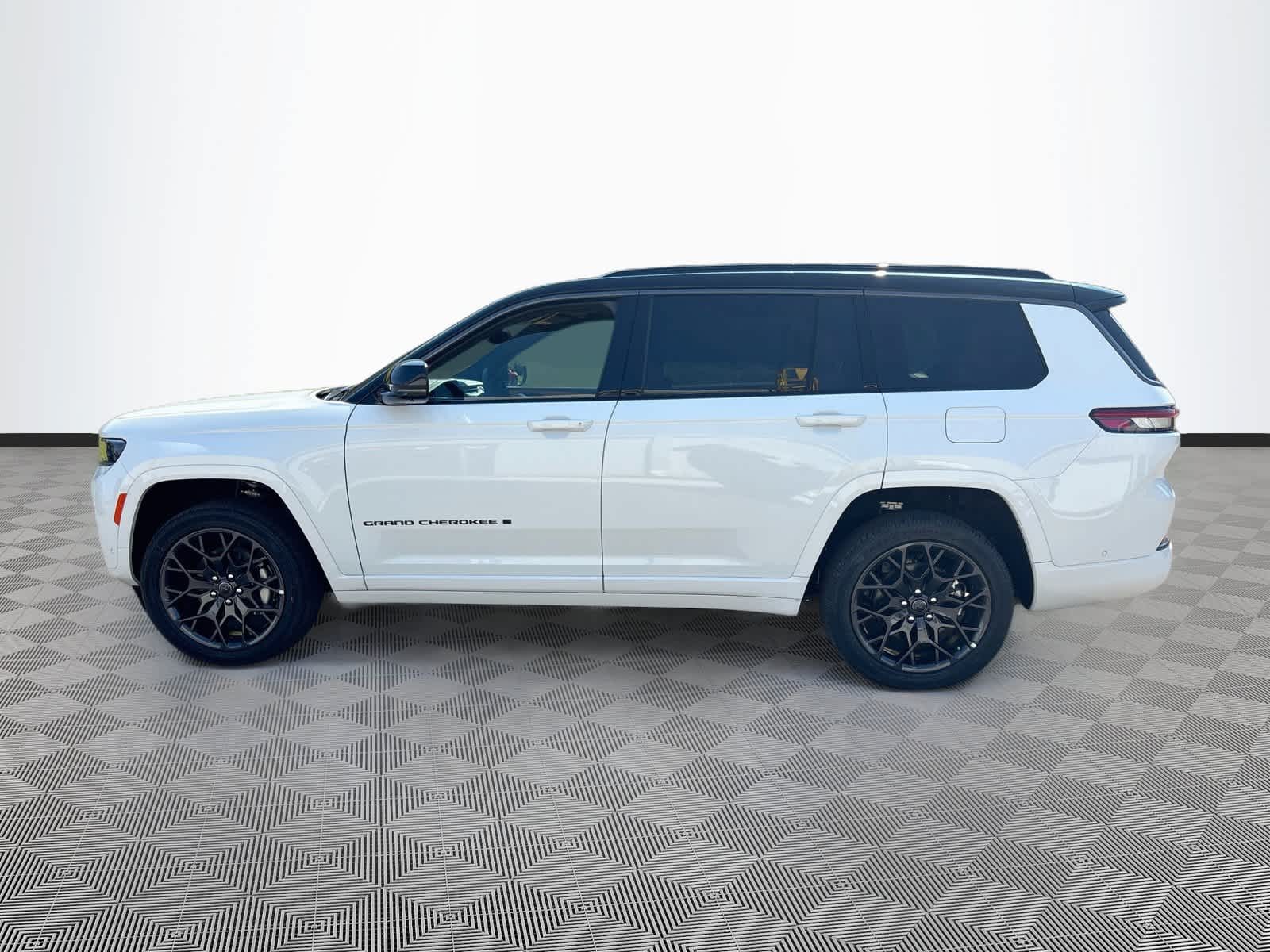 2027 Jeep Grand Cherokee GRAND CHEROKEE L SUMMIT 4X4