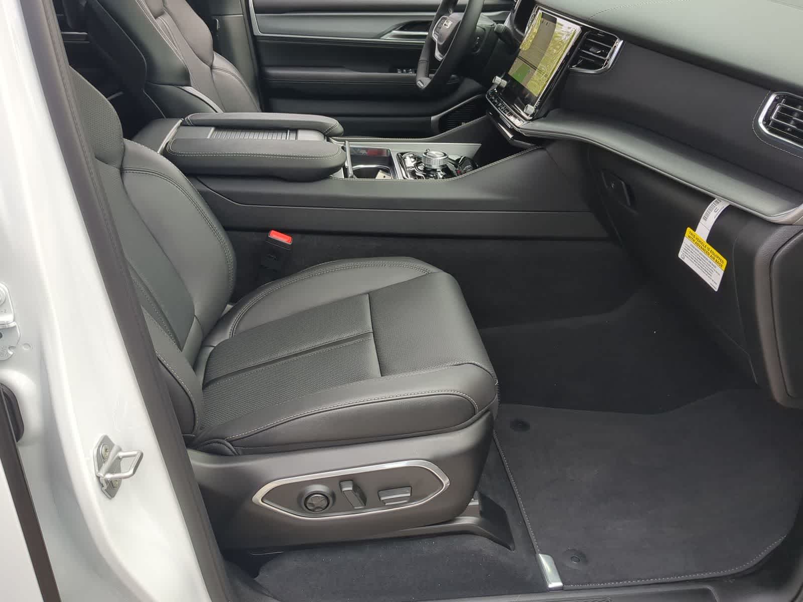 2026 Jeep Grand Wagoneer Limited Reserve