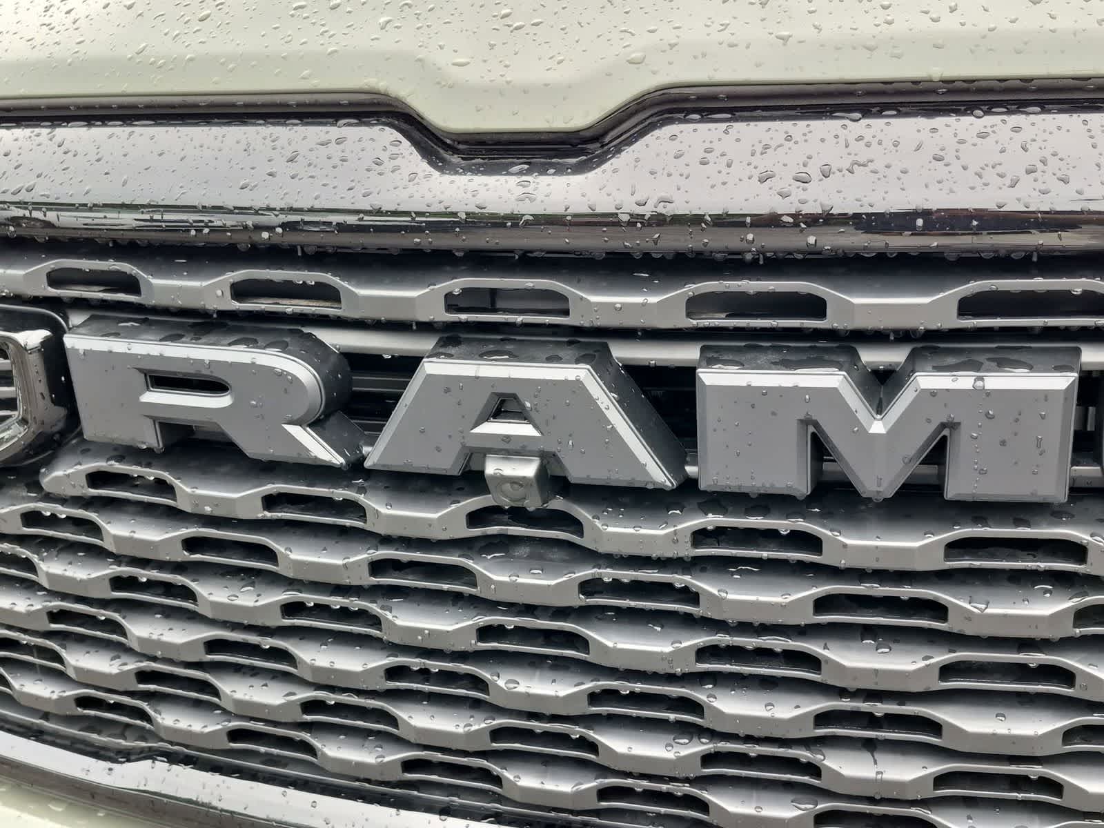 2026 RAM 1500 RAM 1500 EXPRESS CREW CAB 4X4 5'7' BOX