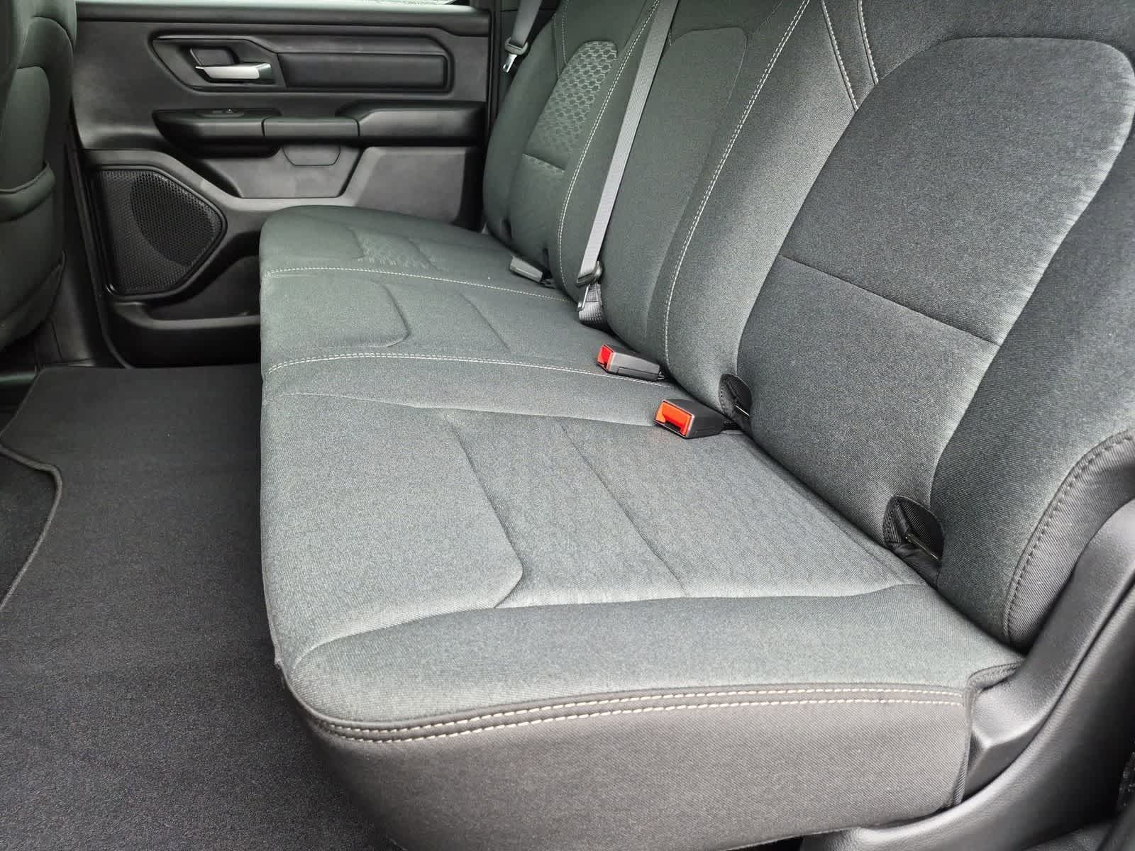 2026 RAM 1500 RAM 1500 EXPRESS CREW CAB 4X4 5'7' BOX