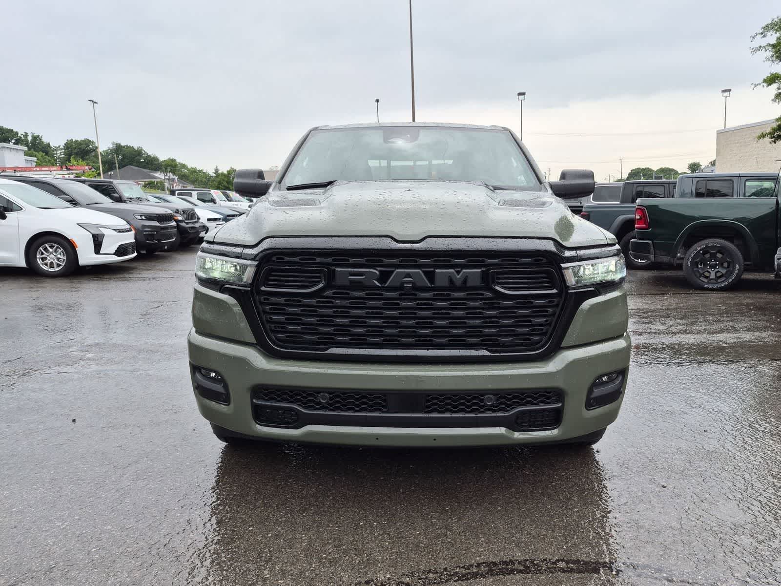 2026 RAM 1500 RAM 1500 EXPRESS CREW CAB 4X4 5'7' BOX