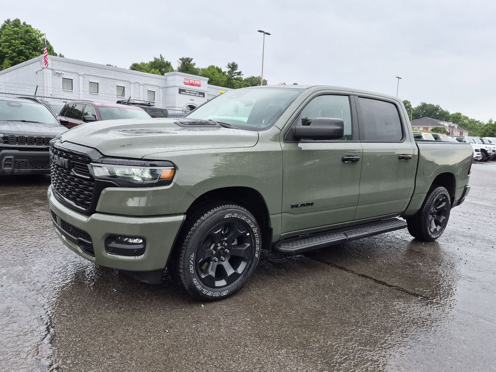 2026 RAM 1500 RAM 1500 EXPRESS CREW CAB 4X4 5'7' BOX