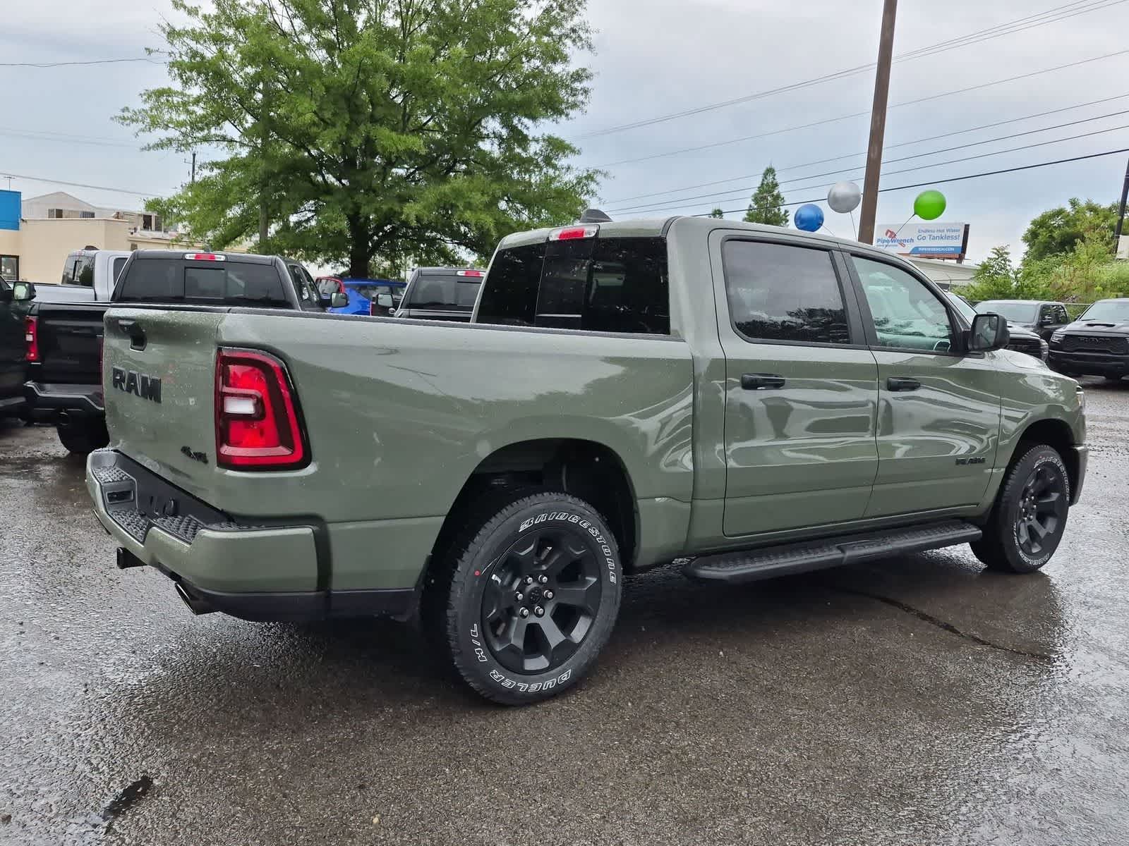 2026 RAM 1500 RAM 1500 EXPRESS CREW CAB 4X4 5'7' BOX