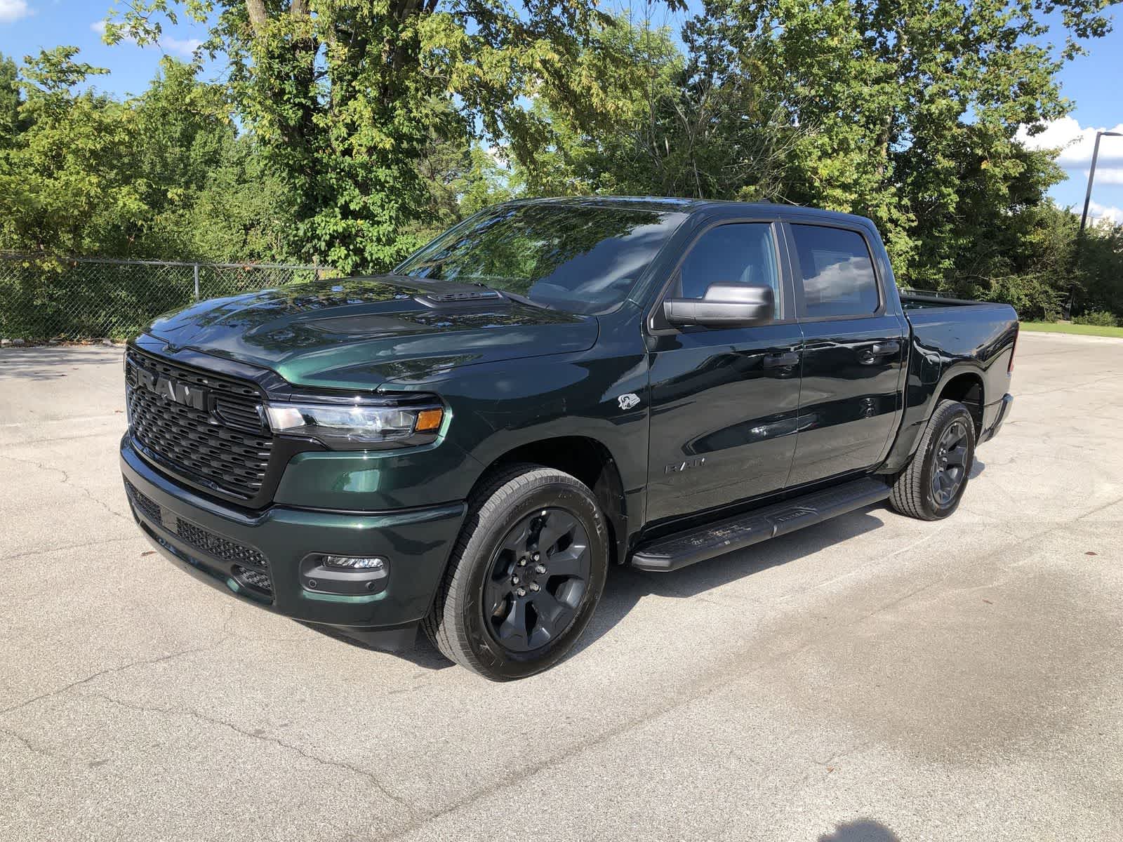 2026 RAM 1500 Express Crew Cab 4x4 5'7' Box