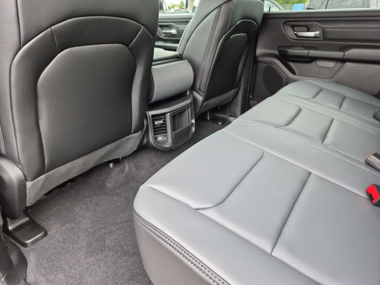 2026 RAM 1500 RAM 1500 TRADESMAN CREW CAB 4X4 5'7' BOX