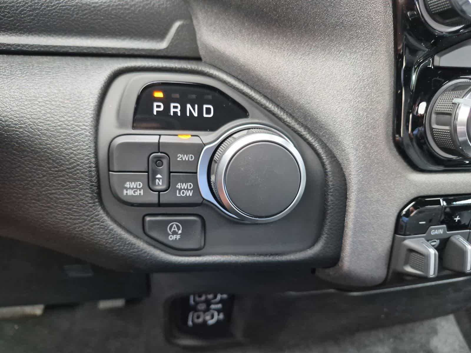 2026 RAM 1500 RAM 1500 TRADESMAN CREW CAB 4X4 5'7' BOX