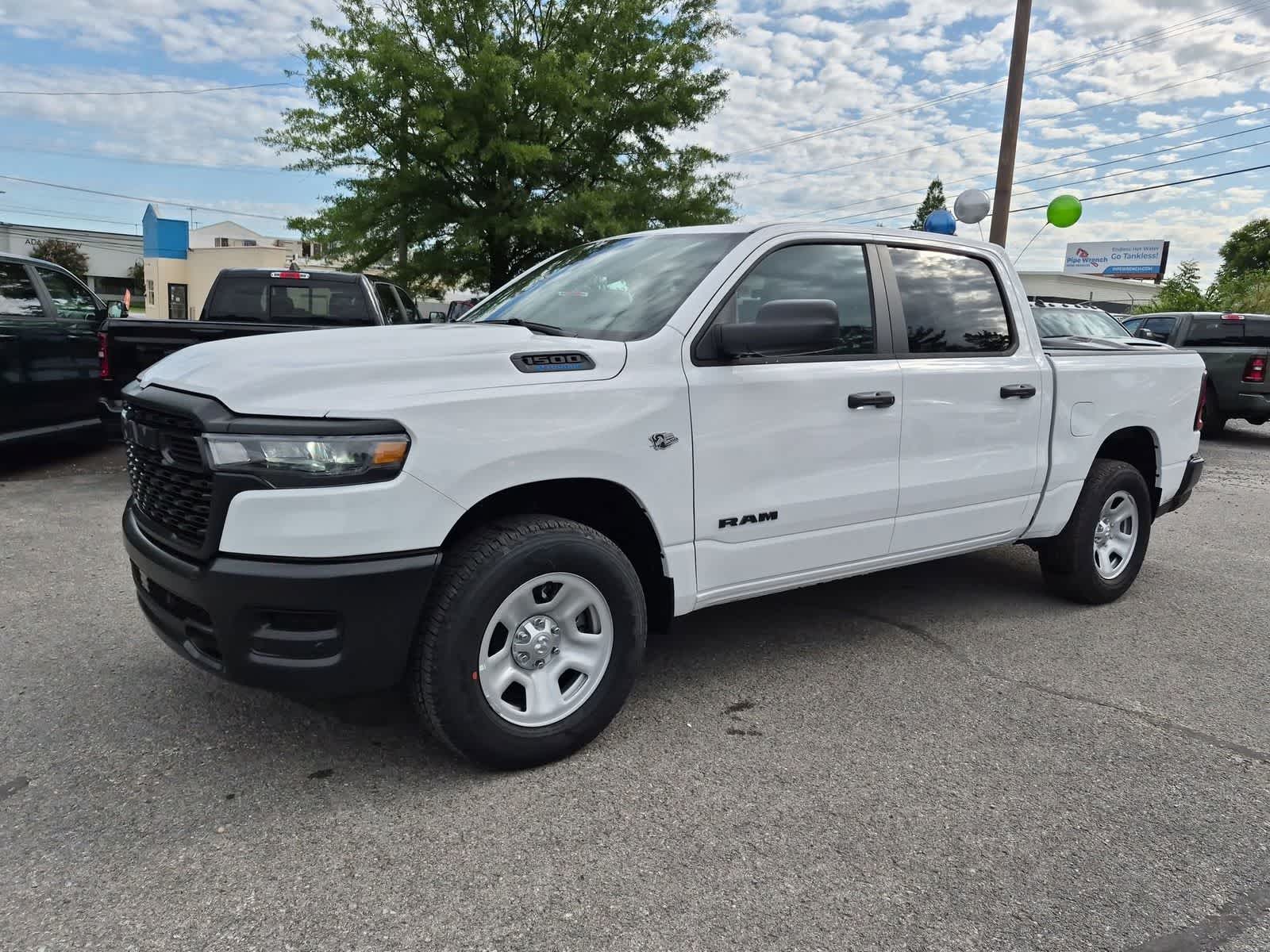 2026 RAM 1500 RAM 1500 TRADESMAN CREW CAB 4X4 5'7' BOX