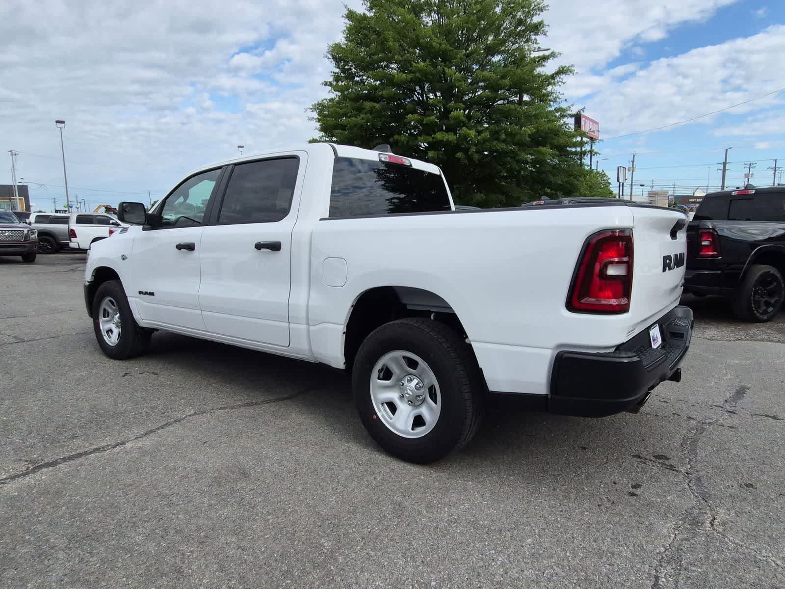 2026 RAM 1500 RAM 1500 TRADESMAN CREW CAB 4X4 5'7' BOX