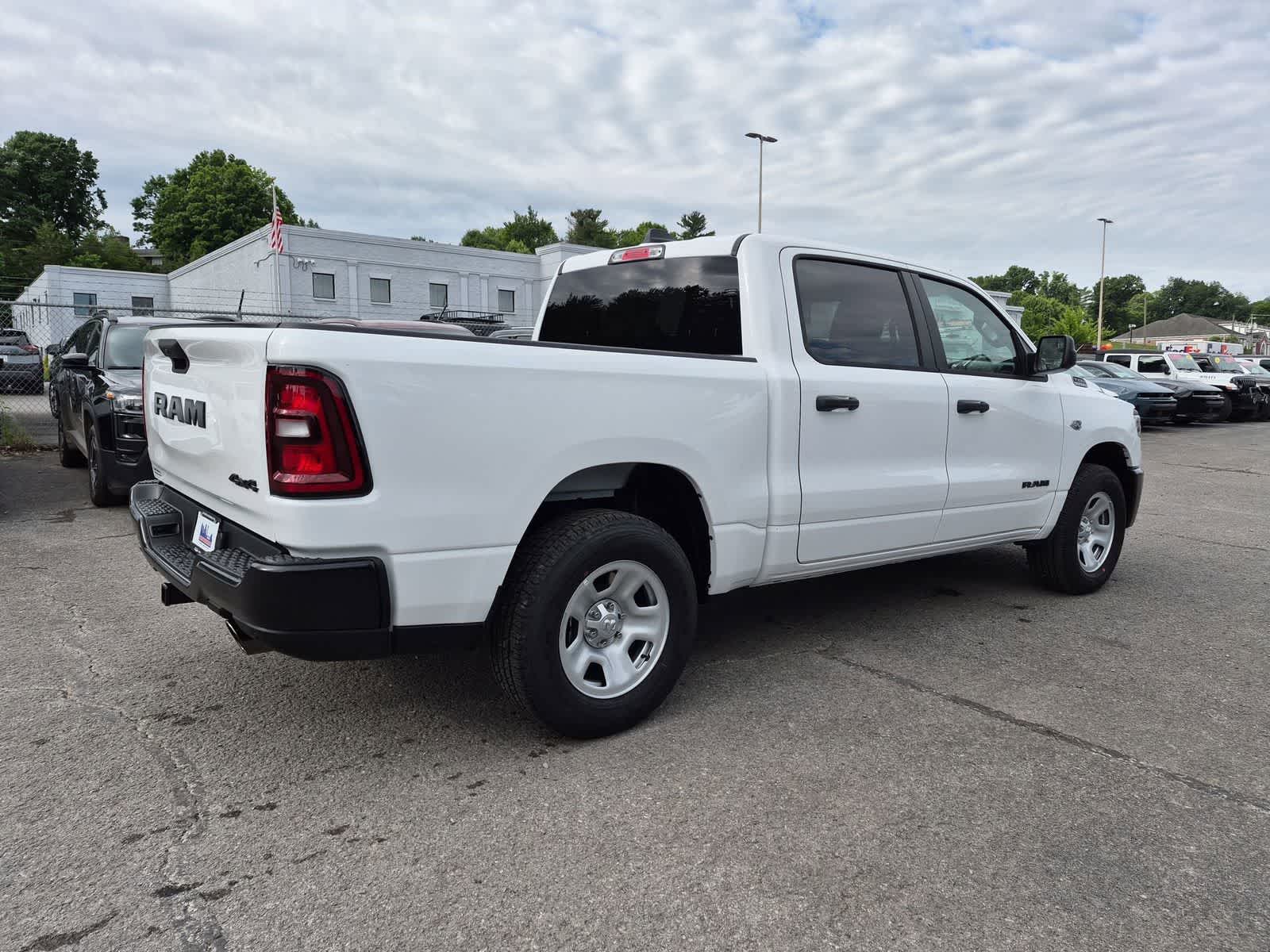 2026 RAM 1500 RAM 1500 TRADESMAN CREW CAB 4X4 5'7' BOX