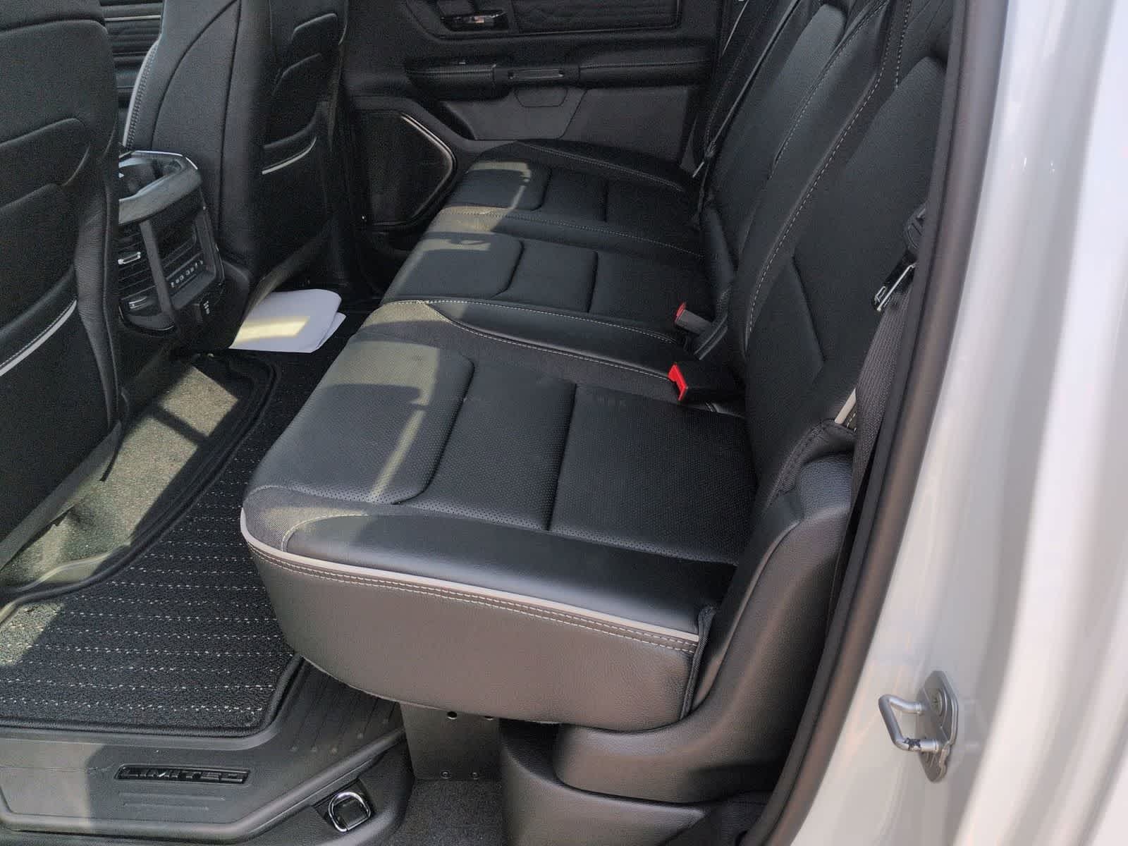 2026 RAM 1500 RAM 1500 LIMITED CREW CAB 4X4 5'7' BOX