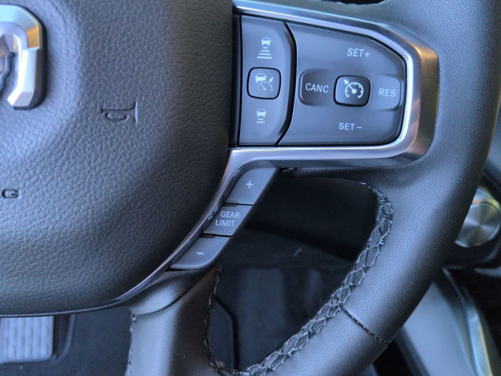 2026 RAM 1500 RAM 1500 LARAMIE CREW CAB 4X4 5'7' BOX