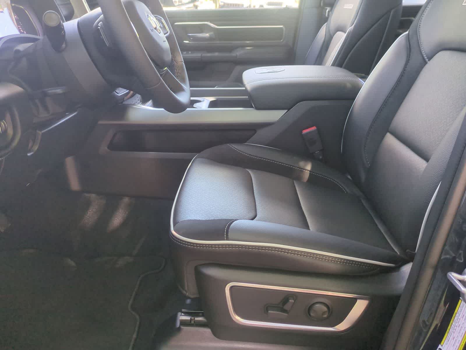 2026 RAM 1500 RAM 1500 LARAMIE CREW CAB 4X4 5'7' BOX