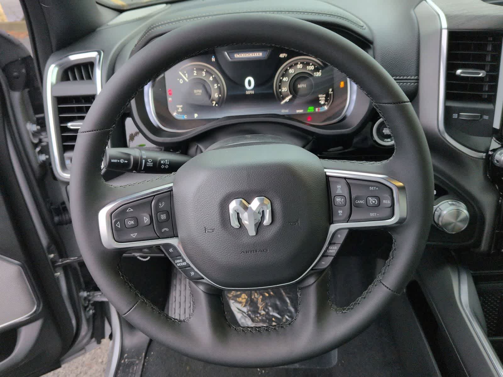 2026 RAM 1500 RAM 1500 LARAMIE CREW CAB 4X4 5'7' BOX