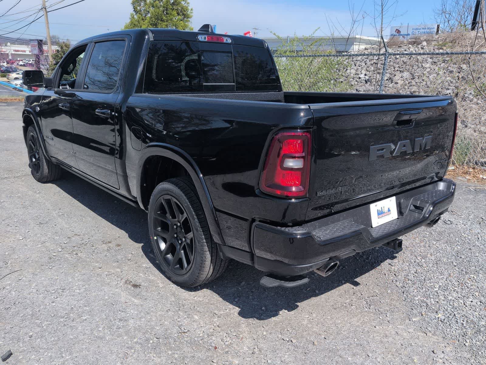 2026 RAM 1500 RAM 1500 LARAMIE CREW CAB 4X4 5'7' BOX