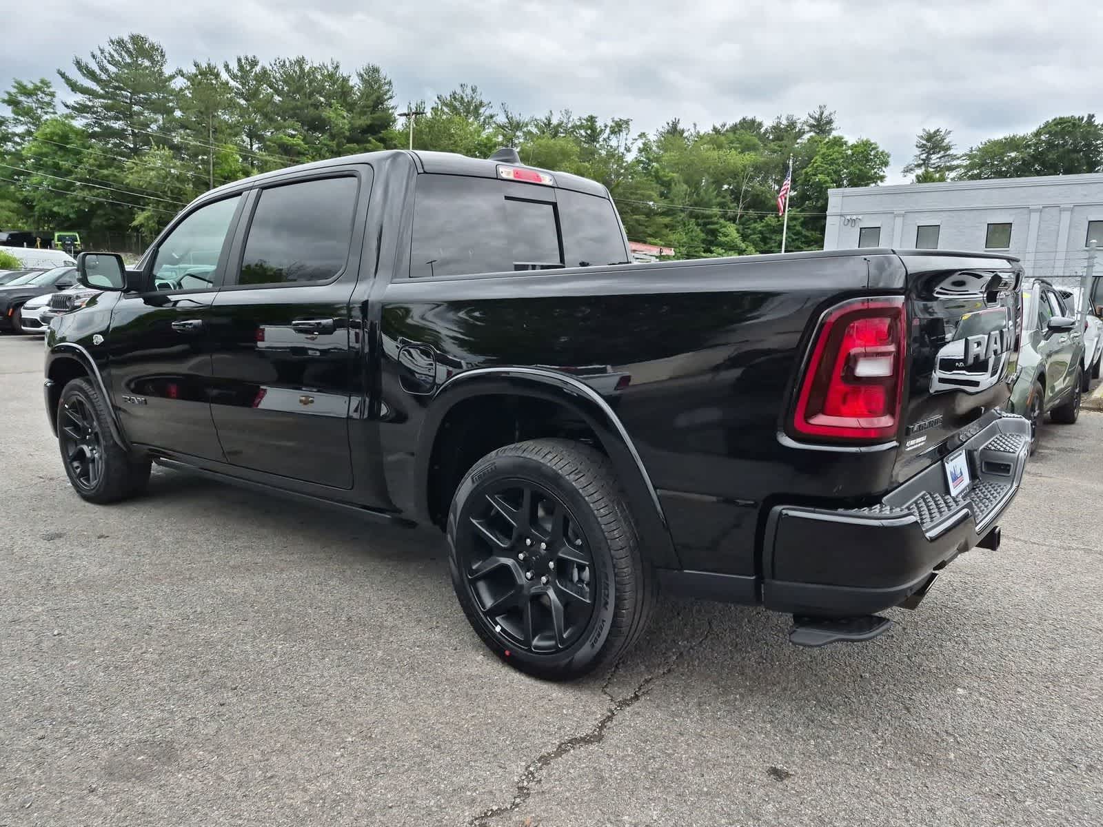 2026 RAM 1500 RAM 1500 LARAMIE CREW CAB 4X4 5'7' BOX