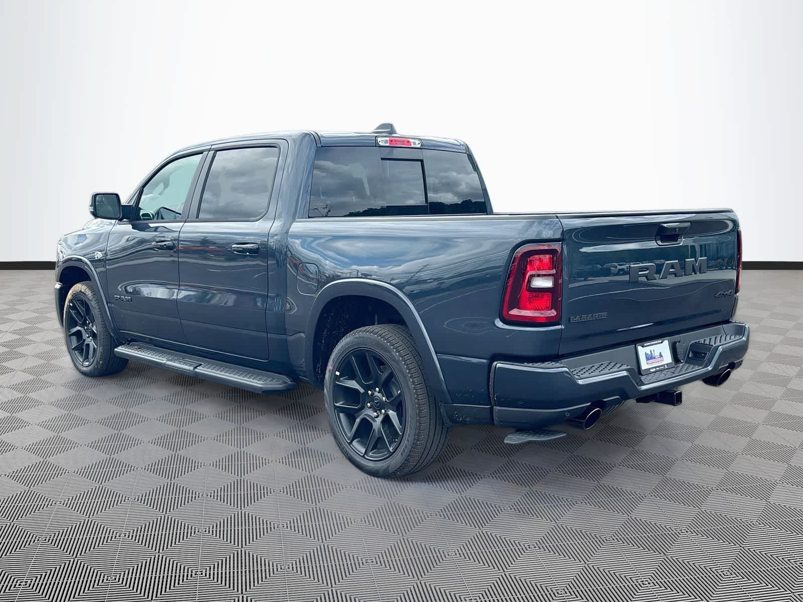 2026 RAM 1500 RAM 1500 LARAMIE CREW CAB 4X4 5'7' BOX