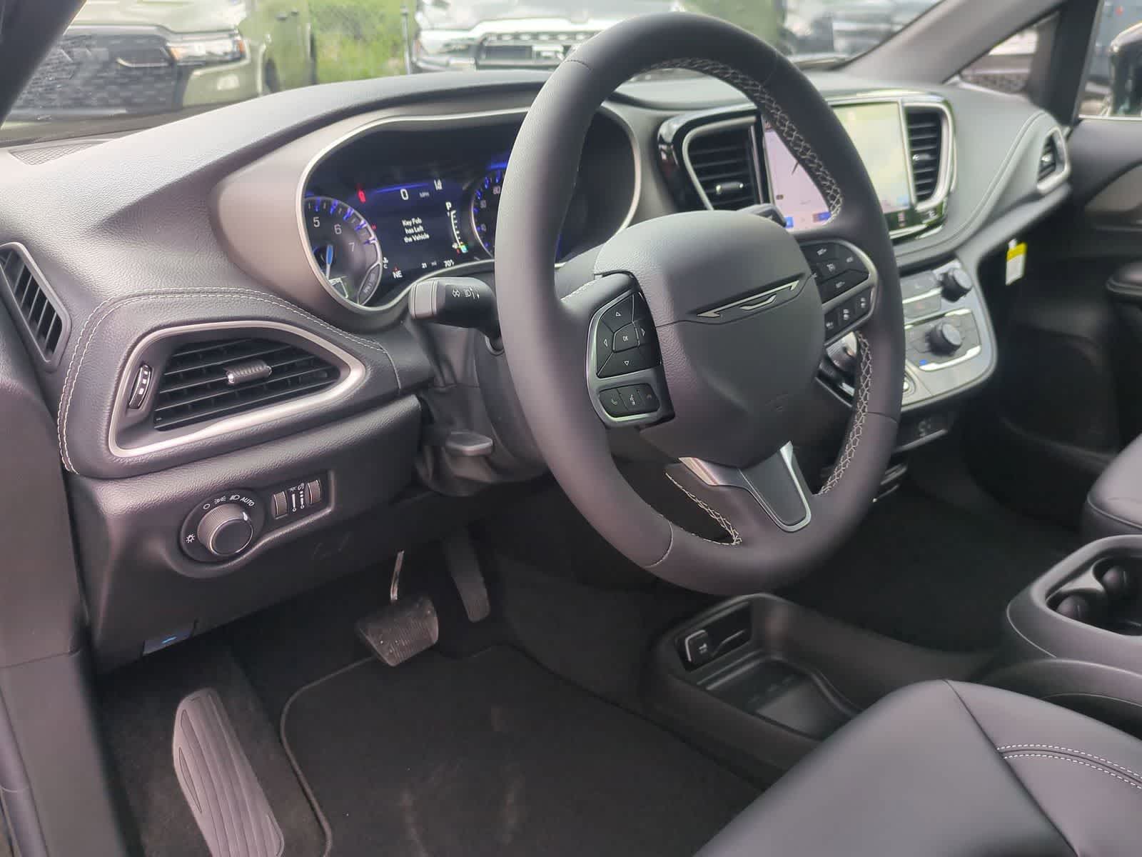 2027 Chrysler Pacifica PACIFICA SELECT