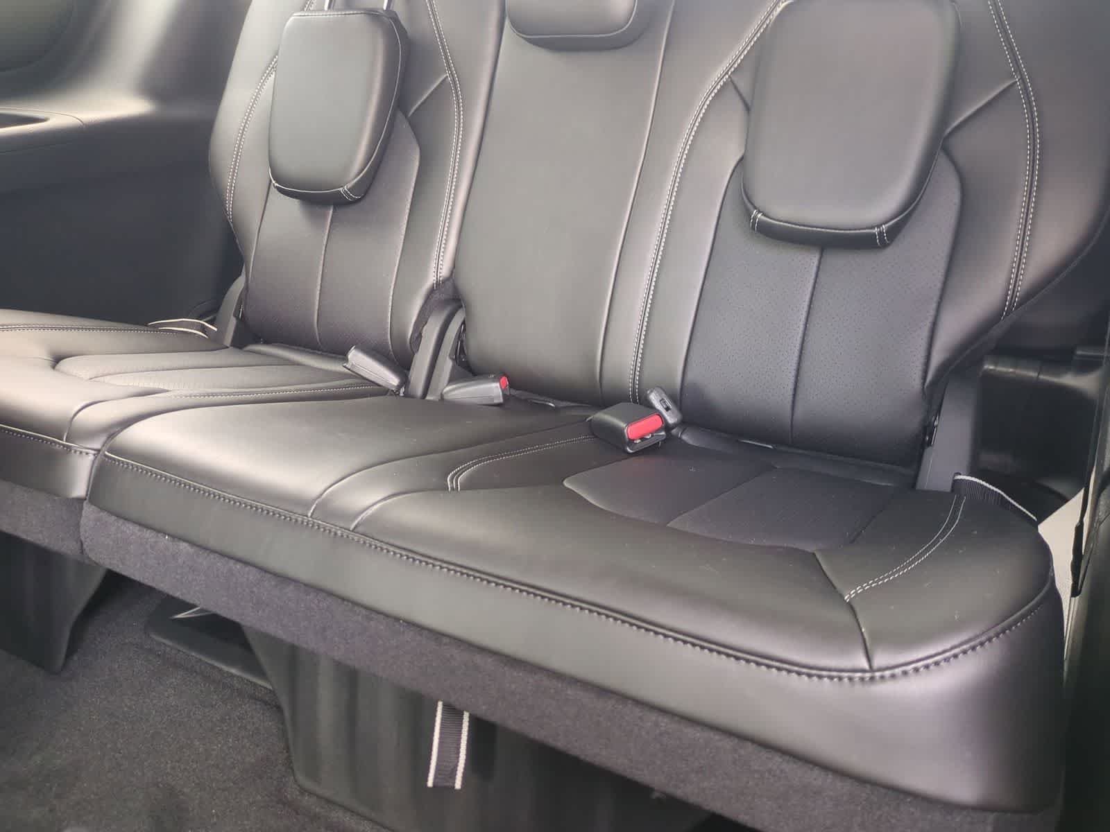 2027 Chrysler Pacifica PACIFICA SELECT