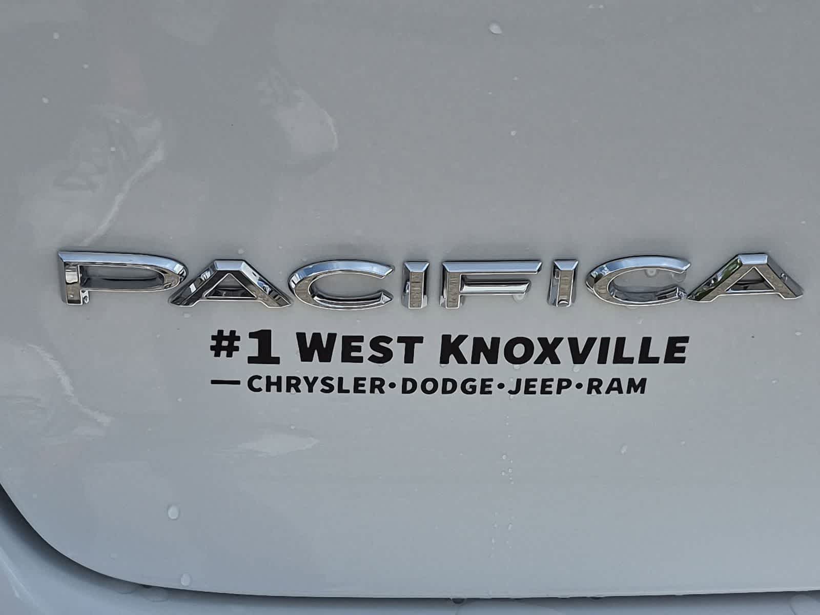 2027 Chrysler Pacifica PACIFICA SELECT