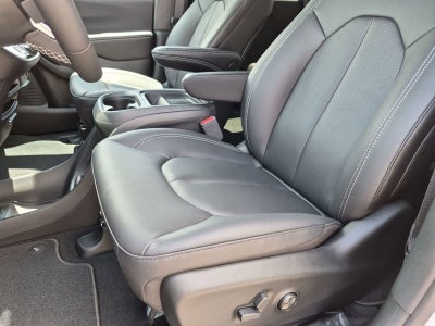 2027 Chrysler Pacifica PACIFICA SELECT