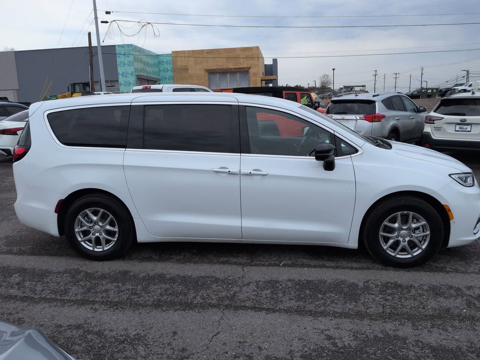 2026 Chrysler Pacifica PACIFICA SELECT