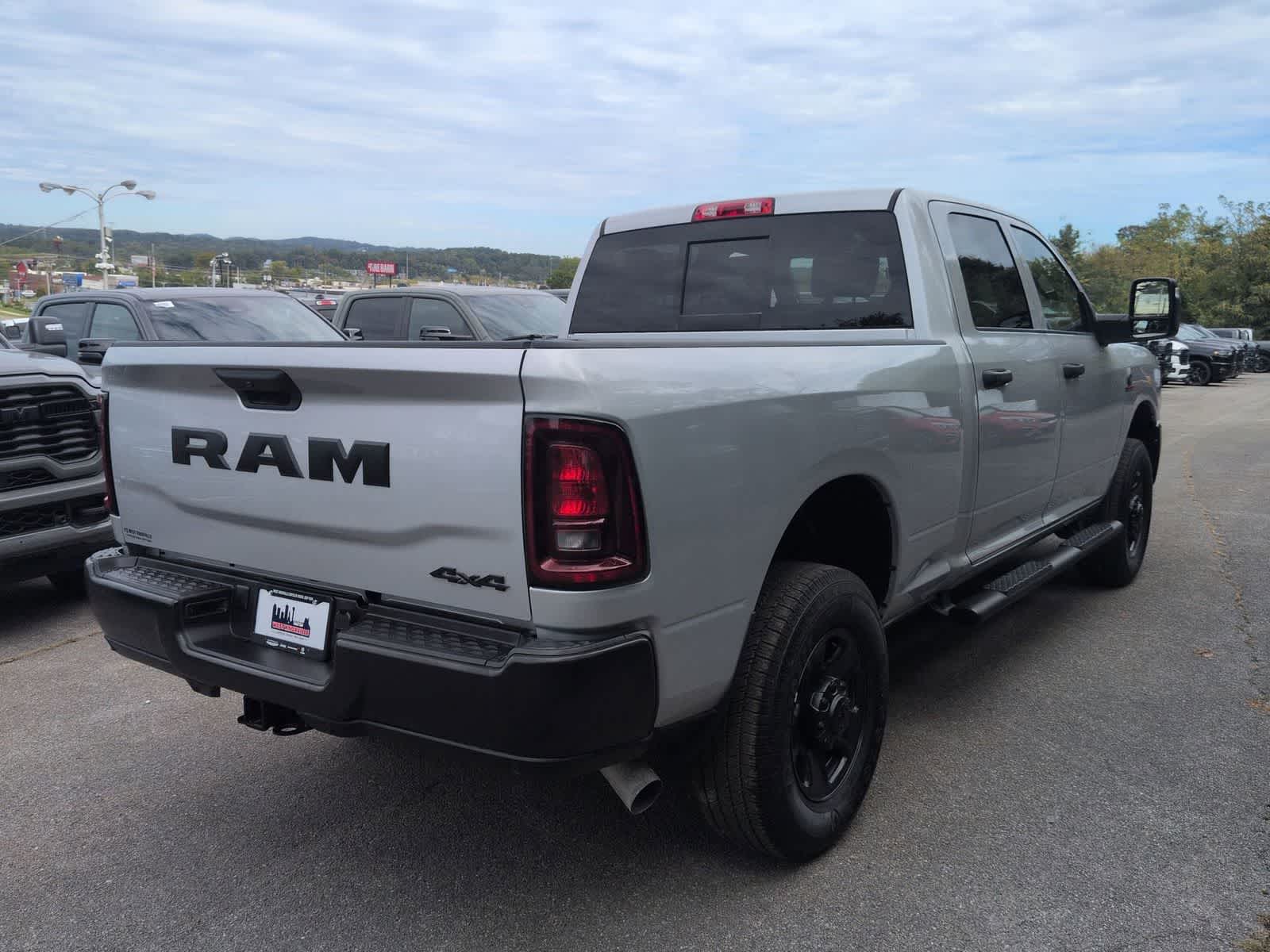 2026 RAM 2500 RAM 2500 TRADESMAN CREW CAB 4X4 6'4' BOX