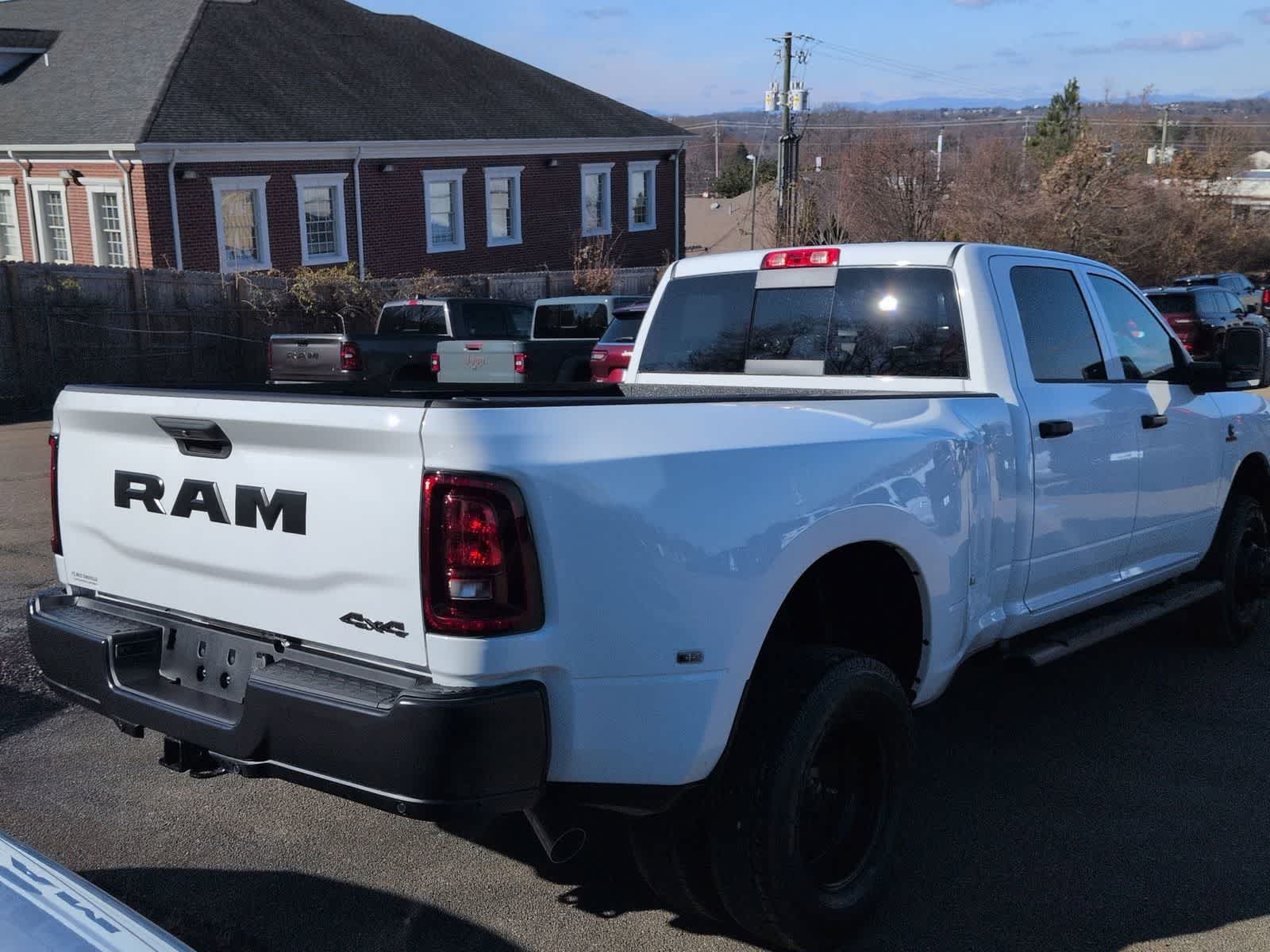 2026 RAM 3500 RAM 3500 TRADESMAN CREW CAB 4X4 8' BOX