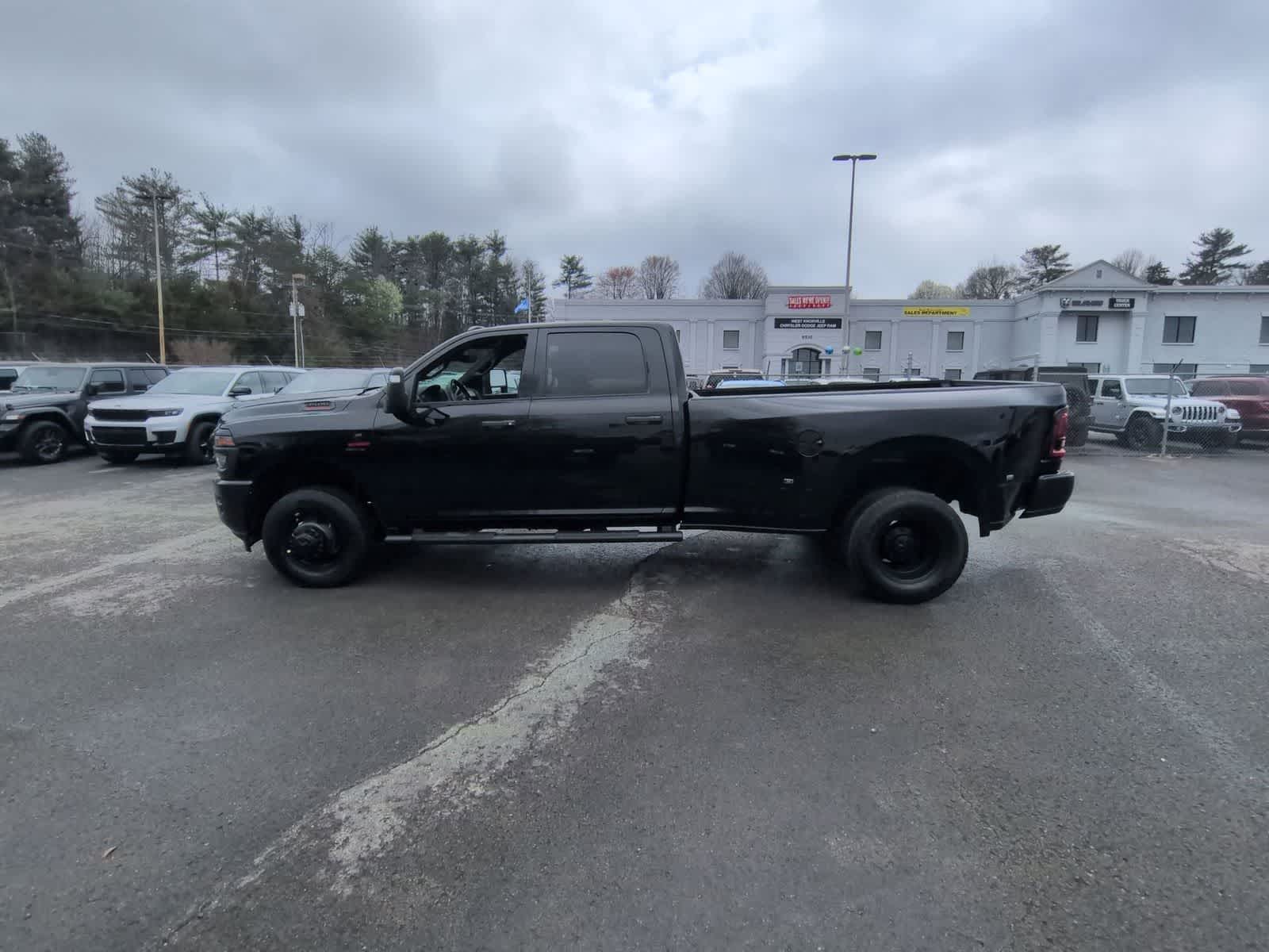 2026 RAM 3500 RAM 3500 TRADESMAN CREW CAB 4X4 8' BOX