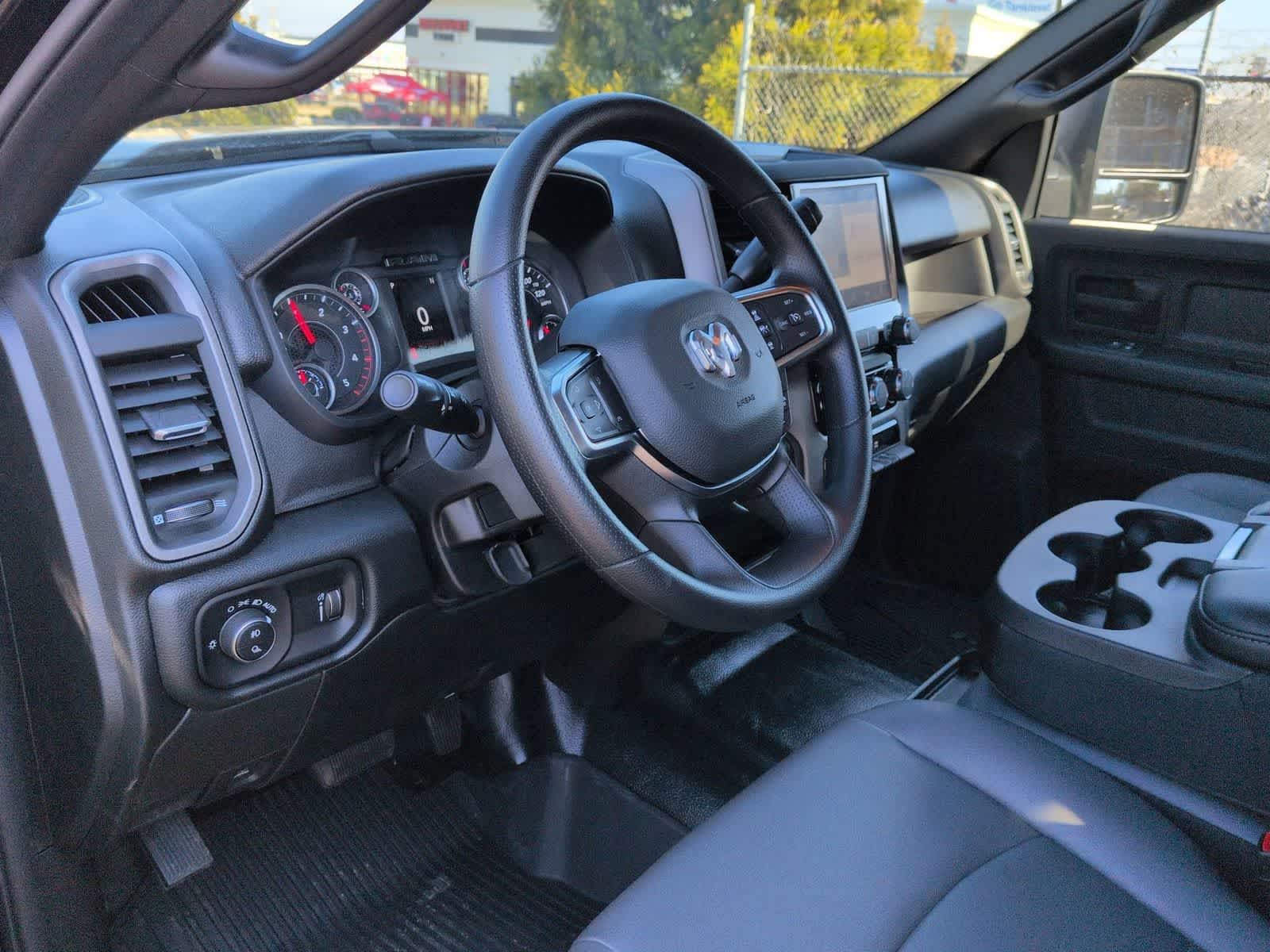 2026 RAM 3500 RAM 3500 TRADESMAN CREW CAB 4X4 8' BOX