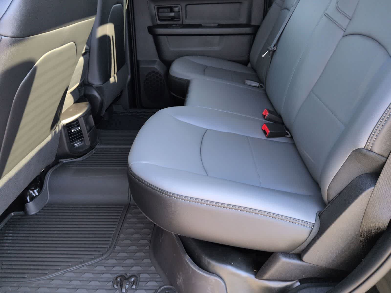 2026 RAM 3500 RAM 3500 TRADESMAN CREW CAB 4X4 8' BOX