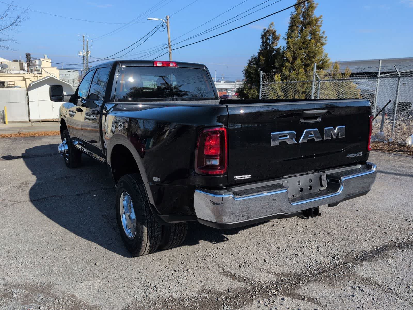 2026 RAM 3500 RAM 3500 TRADESMAN CREW CAB 4X4 8' BOX
