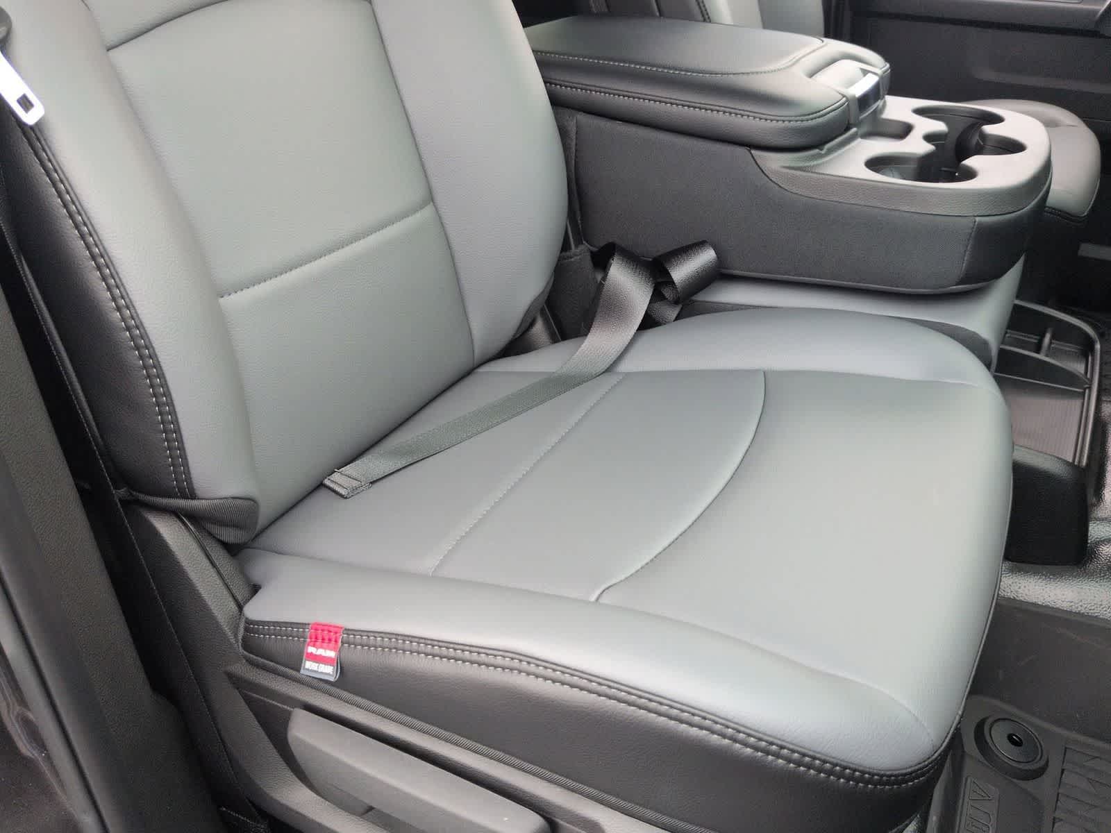 2026 RAM 3500 RAM 3500 TRADESMAN CREW CAB 4X4 8' BOX