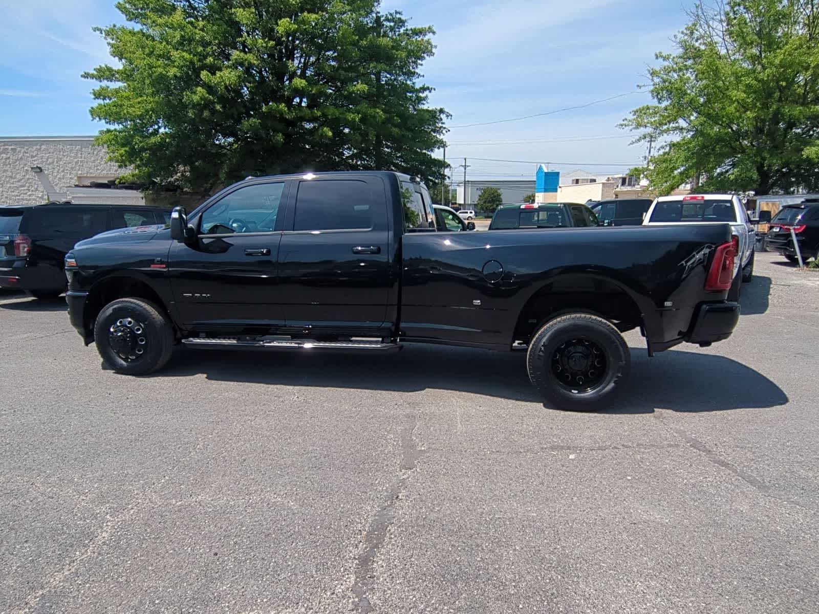 2026 RAM 3500 RAM 3500 LARAMIE CREW CAB 4X4 8' BOX