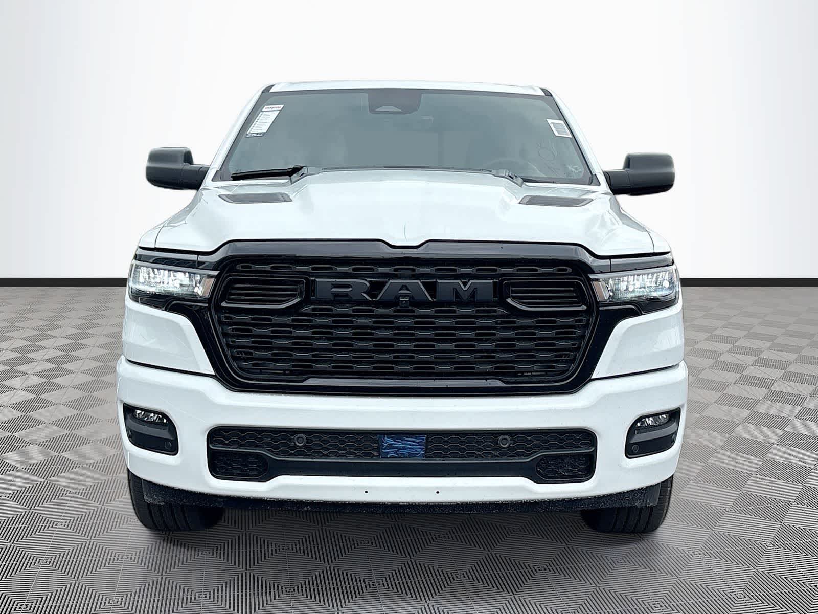 2026 RAM 1500 RAM 1500 EXPRESS CREW CAB 4X4 5'7' BOX
