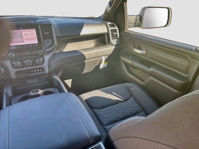 2027 RAM 1500 RAM 1500 EXPRESS CREW CAB 4X4 5'7' BOX
