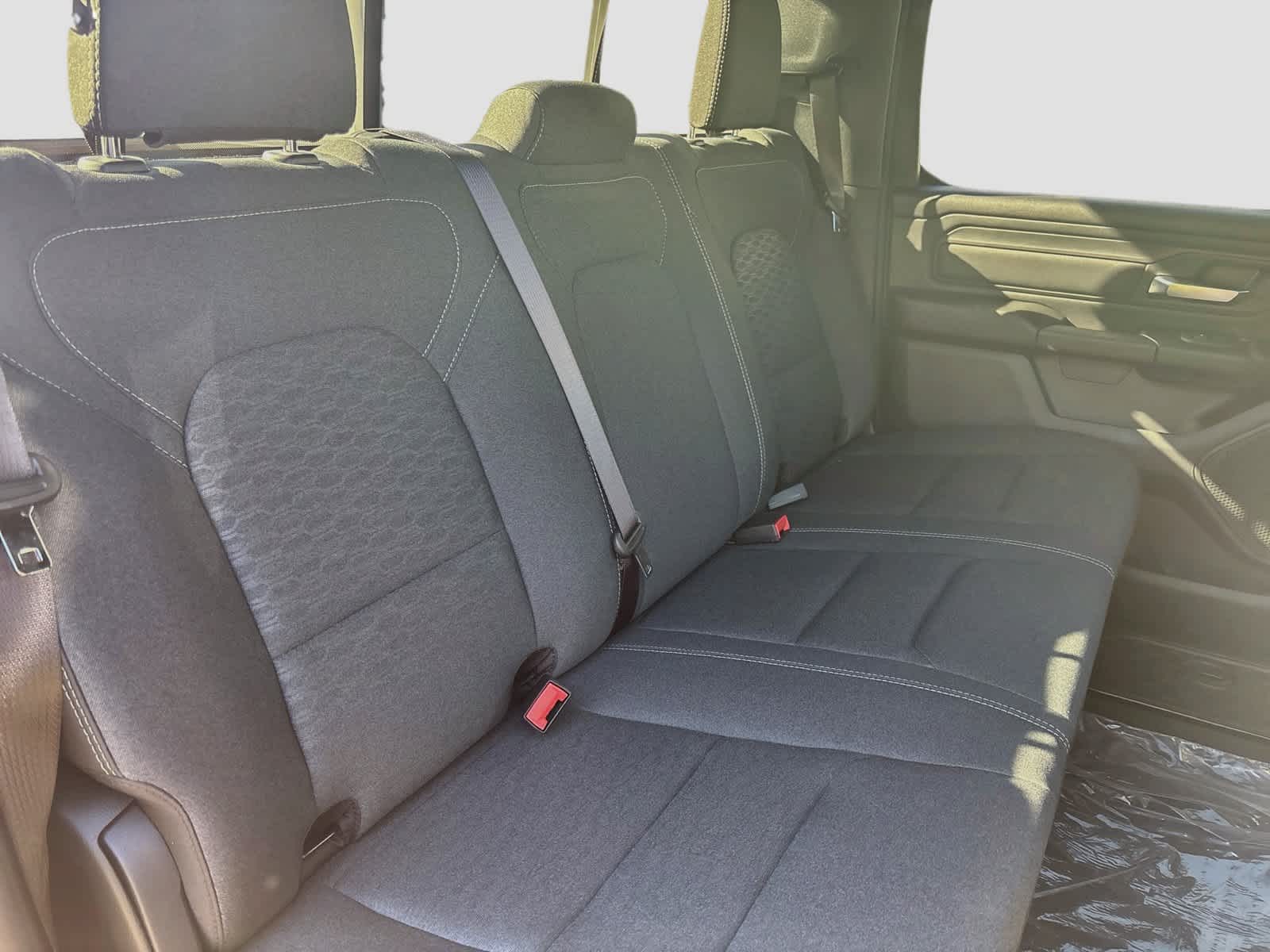 2027 RAM 1500 RAM 1500 EXPRESS CREW CAB 4X4 5'7' BOX