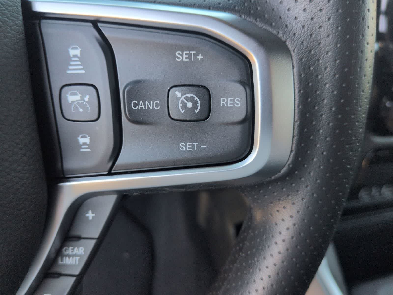 2026 RAM 1500 RAM 1500 EXPRESS CREW CAB 4X4 5'7' BOX