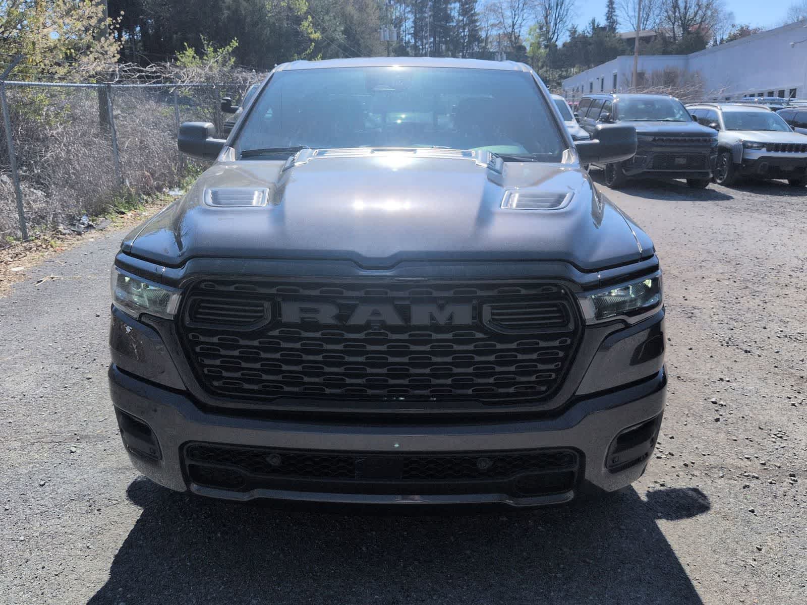 2026 RAM 1500 RAM 1500 EXPRESS CREW CAB 4X4 5'7' BOX