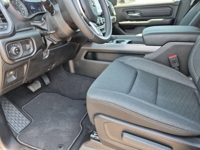 2026 RAM 1500 RAM 1500 EXPRESS CREW CAB 4X4 5'7' BOX