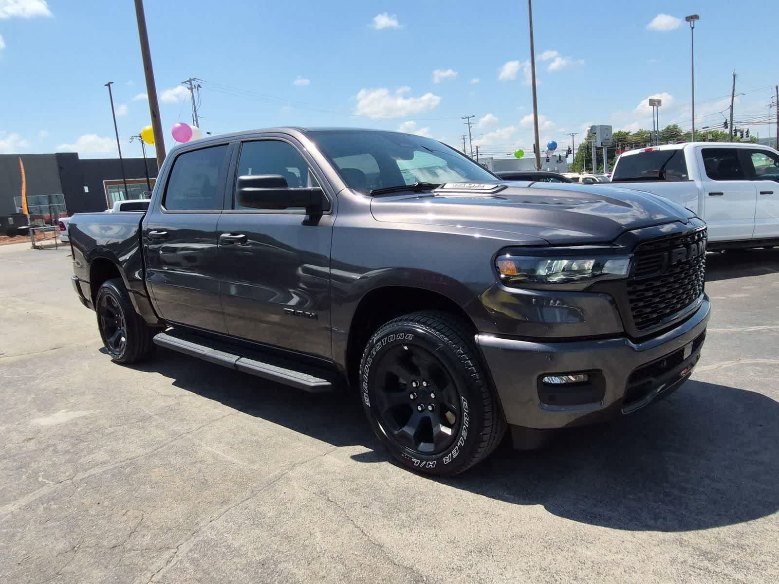 2026 RAM 1500 RAM 1500 EXPRESS CREW CAB 4X4 5'7' BOX