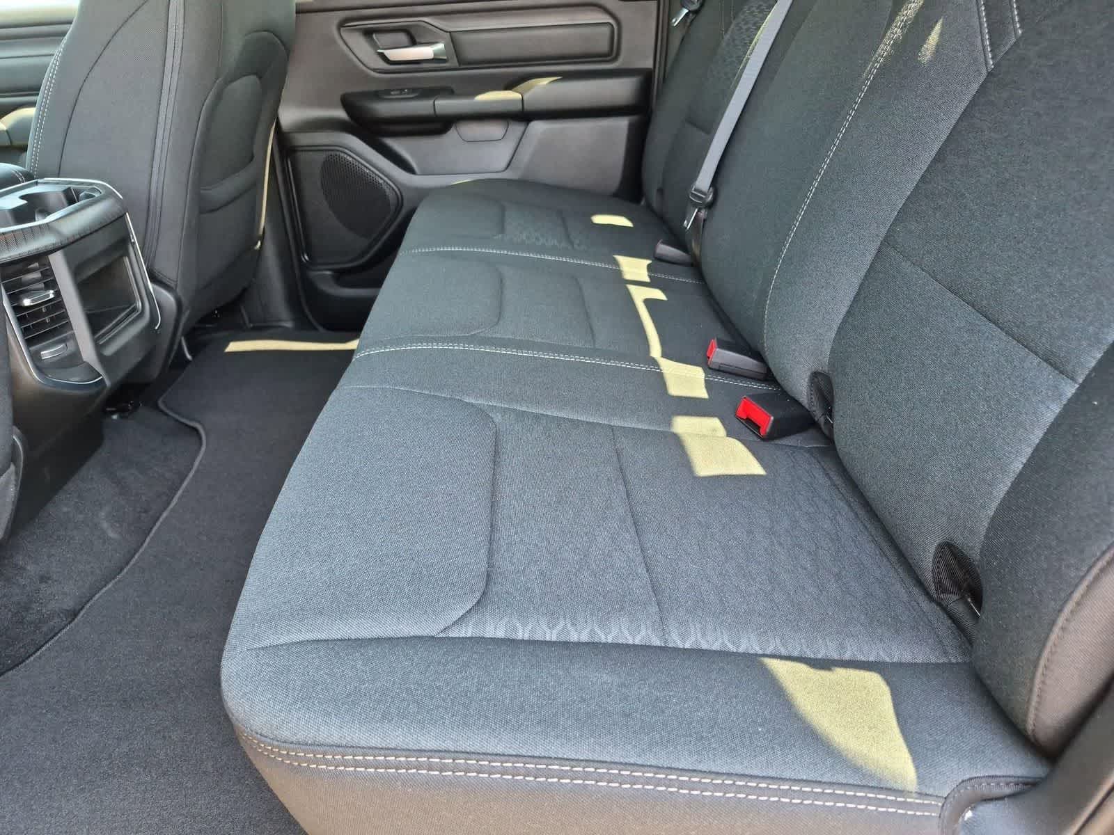 2026 RAM 1500 RAM 1500 EXPRESS CREW CAB 4X4 5'7' BOX