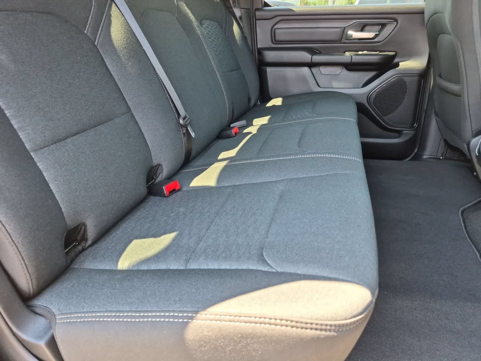2026 RAM 1500 RAM 1500 EXPRESS CREW CAB 4X4 5'7' BOX